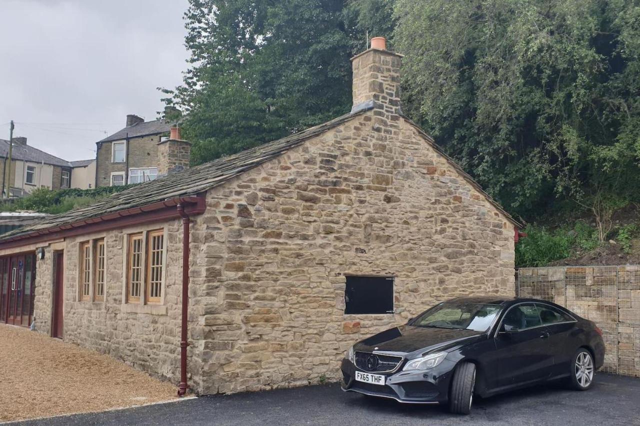 Buck - En-Suite Room In Canalside Guesthouse Burnley Exterior photo